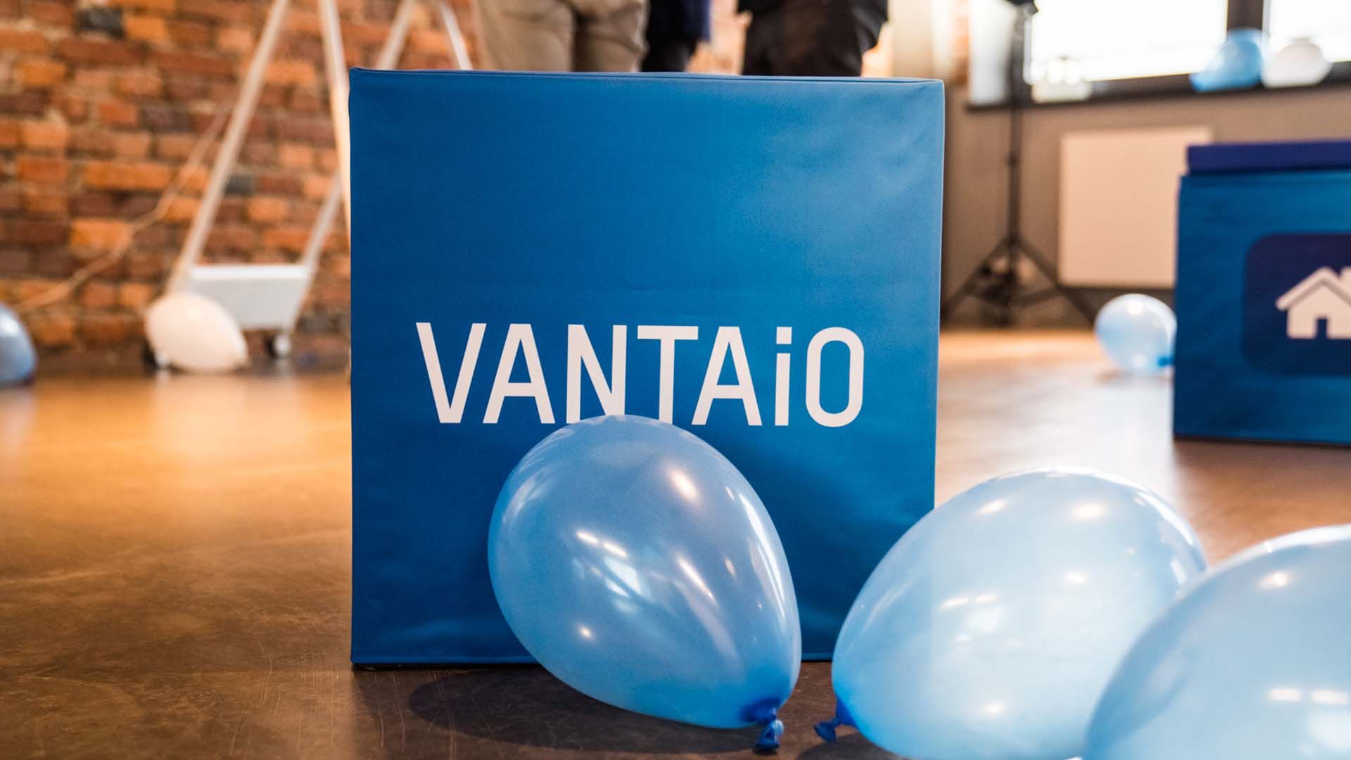 VANTAiO Cube with Ballons