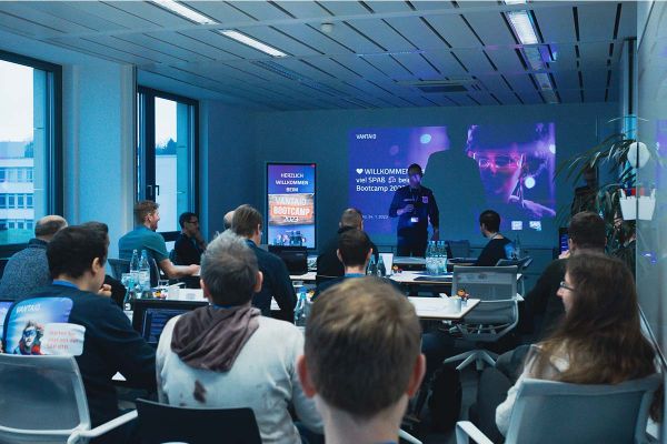 Webinar Recording: Content- and news management in the SAP Launchpad service